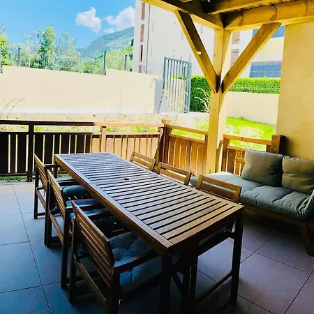 6 Personnes Avec Terrasse Et Parking *