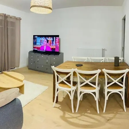 6 Personnes Avec Terrasse Et Parking